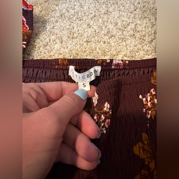 Brown Floral midi Dress - Picture 2 of 3